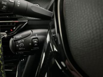Peugeot E-2008 50kWh GT (7kW Charger) (136 ps) - LED - REVERSE CAM - NAV