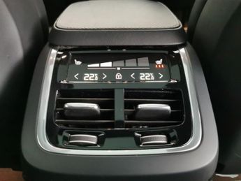 Volvo XC90 2.0 B5 MHEV R-Design 4WD (235 ps) - DRIVER ASSIST - CARPLAY - AN