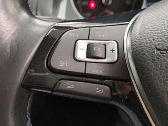 Volkswagen E-golf 35.8kWh e-Golf (136 ps) - LED - BLUETOOTH - PARK SENSORS