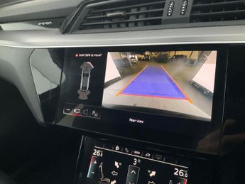 Audi e-tron 55 S line Sportback quattro 95kWh (11kW Charger) (408 ps) - LED