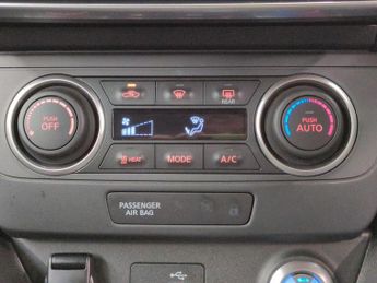 Nissan Leaf 40kWh Acenta (150 ps) - LANE DEPARTURE  - AIR CON - KEYLESS STAR