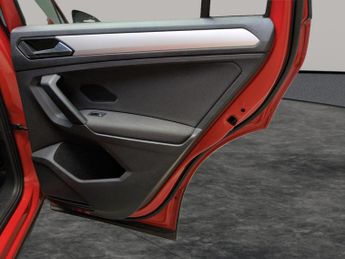 Volkswagen Tiguan 2.0 TDI S DSG 4Motion (150 ps) - SD CARD MEDIA INPUT - CLIMATE C