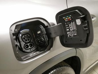 Mercedes-Benz EQA EQA 250 66.5kWh AMG Line (190 ps) - DIGITAL DASH - 18IN ALLOYS