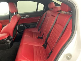 Alfa Romeo Giulia 2.0T Veloce GPF (280 ps) - CARPLAY - NAV - HEATED LEATHER