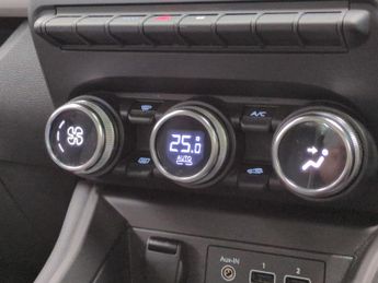 Renault Zoe R110 EV50 52kWh Iconic (Rapid Charge) (107 bhp) - AIR CON - DAB 