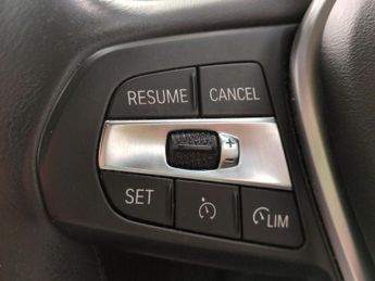 BMW 3 Series 2.0 330e 12kWh SE Pro Plug-in (292 ps) - AUTO PARK - NAV - ACOUS