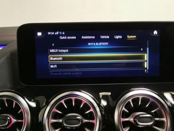 Mercedes-Benz EQA EQA 250 66.5kWh AMG Line (190 ps) - DIGITAL DASH - 18IN ALLOYS