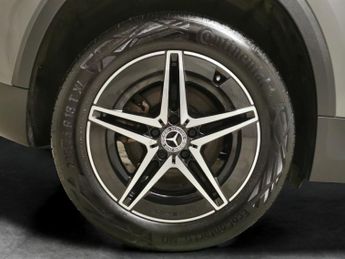 Mercedes-Benz EQA EQA 250 66.5kWh AMG Line (190 ps) - DIGITAL DASH - 18IN ALLOYS