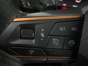 Cupra Formentor 1.4 eHybrid 12.8kWh V2 Plug-in DSG (204 ps) - LED - REVERSE CAM 