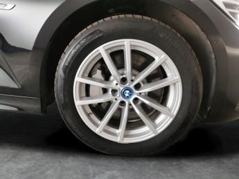 BMW 3 Series 2.0 330e 12kWh SE Pro Plug-in (292 ps) - AUTO PARK - NAV - ACOUS