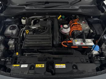 Cupra Formentor 1.4 eHybrid 12.8kWh V2 Plug-in DSG (204 ps) - LED - REVERSE CAM