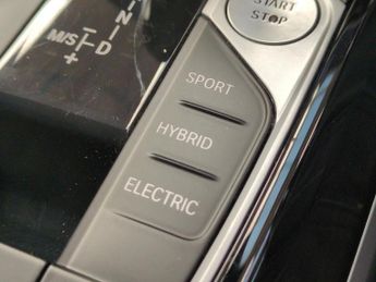 BMW 3 Series 2.0 330e 12kWh SE Pro Plug-in (292 ps) - AUTO PARK - NAV - ACOUS