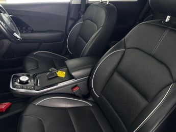 Kia Niro 64kWh 3 (201 bhp) - NAV - HEATED LEATHER - HEATED STEERING
