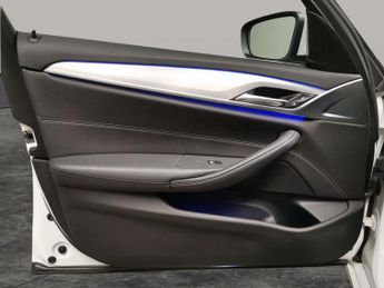 BMW 5 Series 2.0 520d SE (190 ps) - BMW LIVE COCKPIT PROFESSIONAL - PERFORMAN