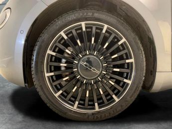 Fiat 500e C 42kWh La Prima Convertible (118 ps) - CARPLAY - LED - HEATED SEA