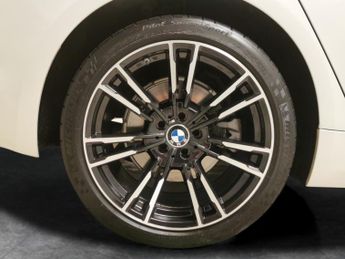 BMW 5 Series 2.0 520d SE (190 ps) - BMW LIVE COCKPIT PROFESSIONAL - PERFORMAN