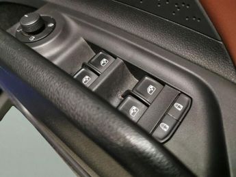 Skoda Enyaq 62kWh 60 (179 ps) - CLIMATE CONTROL - KEYLESS START - PARK SENSO