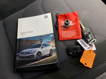 Volkswagen Tiguan 2.0 TDI R-Line DSG 4Motion (150 ps) - MASSAGE SEATS - CARPLAY - 