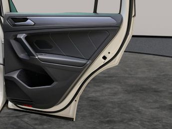 Volkswagen Tiguan 2.0 TDI R-Line DSG 4Motion (150 ps) - MASSAGE SEATS - CARPLAY -