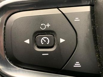 Volvo XC40 Recharge Twin 78kWh Ultimate AWD (408 ps) - ADAPT CRUISE - CARPL