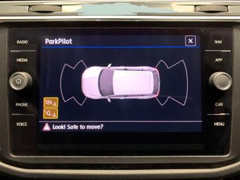 Volkswagen Tiguan 2.0 TDI R-Line DSG 4Motion (150 ps) - MASSAGE SEATS - CARPLAY - 