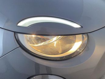 Fiat 500e 42kWh RED (118 ps) - CRUISE - SPEED LIMIT RECOG - DRIVING MODES