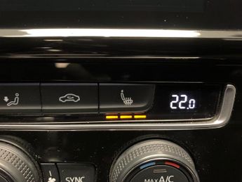 Volkswagen Golf 2.0 TSI GTI DSG (230 ps) - REVERSE CAM - HEATED SEATS