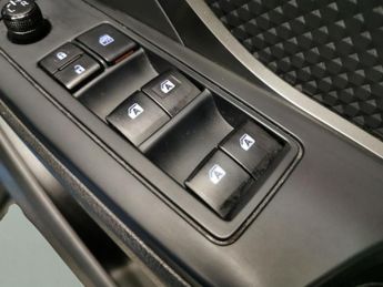 Toyota C-HR 1.8 VVT-h Icon CVT (122 ps) - BLUETOOTH - 17IN ALLOYS - AIR CON