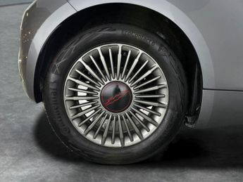 Fiat 500e 42kWh RED (118 ps) - CRUISE - SPEED LIMIT RECOG - DRIVING MODES