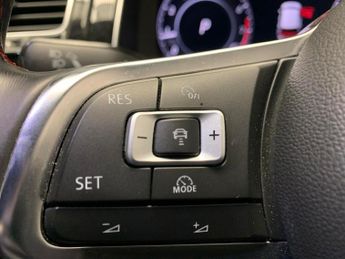 Volkswagen Golf 2.0 TSI GTI DSG (230 ps) - REVERSE CAM - HEATED SEATS