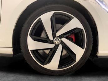 Volkswagen Golf 2.0 TSI GTI DSG (230 ps) - REVERSE CAM - HEATED SEATS