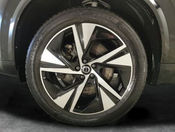 Volvo XC90 2.0h T8 Twin Engine 11.6kWh R-Design Plug-in 4WD (390 ps) - SENS