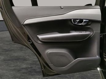 Volvo XC90 2.0h T8 Twin Engine 11.6kWh R-Design Plug-in 4WD (390 ps) - SENS