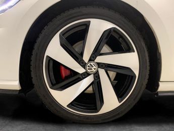 Volkswagen Golf 2.0 TSI GTI DSG (230 ps) - REVERSE CAM - HEATED SEATS