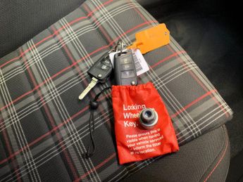 Volkswagen Golf 2.0 TSI GTI DSG (230 ps) - REVERSE CAM - HEATED SEATS