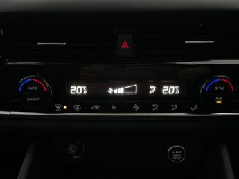 Nissan Qashqai 1.3 DIG-T MHEV Acenta Premium XTRON (158 ps) - REVERSE CAM