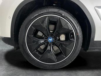 BMW iX3 80kWh Premier Edition Pro (286 ps) - ADAPT CRUISE - PARK ASSIST