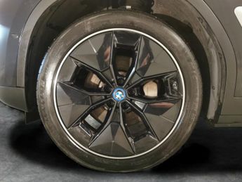 BMW iX3 80kWh Premier Edition (286 ps) - LEATHER - NAV - HEATED SEATS