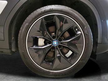 BMW iX3 80kWh Premier Edition (286 ps) - LEATHER - NAV - HEATED SEATS