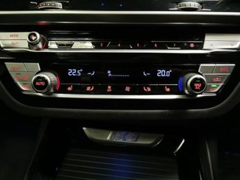 BMW iX3 80kWh Premier Edition (286 ps) - LEATHER - NAV - HEATED SEATS