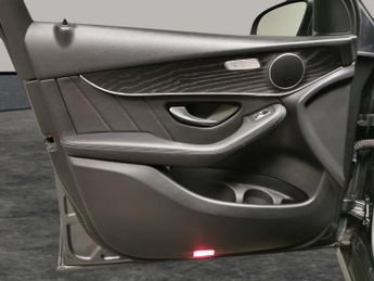 Mercedes-Benz GLC 2.1 GLC220d AMG Line G-Tronic+ 4MATIC (170 ps) - NAV - MIRROR PA