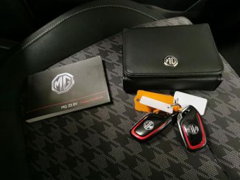 MG MG ZS 44.5kWh Excite (143 ps) - LANE DEPARTURE  - BLUETOOTH - DRIVING 