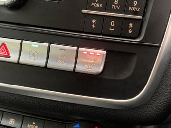 Mercedes-Benz GLA 1.6 GLA180 AMG Line Edition 7G-DCT (122 ps) - COMFORT PACK - BLU