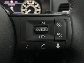 Nissan Qashqai 1.3 DIG-T MHEV Acenta Premium XTRON (158 ps) - REVERSE CAM