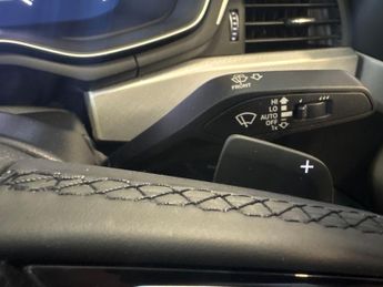 Audi A4 2.0 TDI 30 Technik S Tronic (136 ps) - WIFI - BLUETOOTH - PADDLE