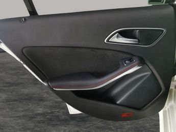 Mercedes-Benz CLA 2.0 CLA250 AMG Coupe 7G-DCT 4MATIC (218 ps) - SELF PARK - LED - 