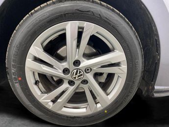 Volkswagen Polo 1.0 TSI R-Line DSG (95 ps) - DIGITAL DASH - AIR CON - DAB