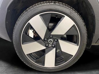 Volvo XC40 Recharge 69kWh Ultimate (231 ps) - CARPLAY - HK AUDIO - SURROUND