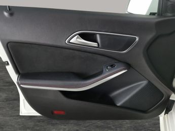 Mercedes-Benz CLA 2.0 CLA250 AMG Coupe 7G-DCT 4MATIC (218 ps) - SELF PARK - LED - 