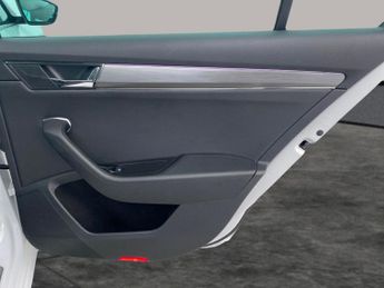 Skoda Superb 1.4 TSI iV 13kWh SE L Plug-in DSG (218 ps) - LED - SMARTLINK - N